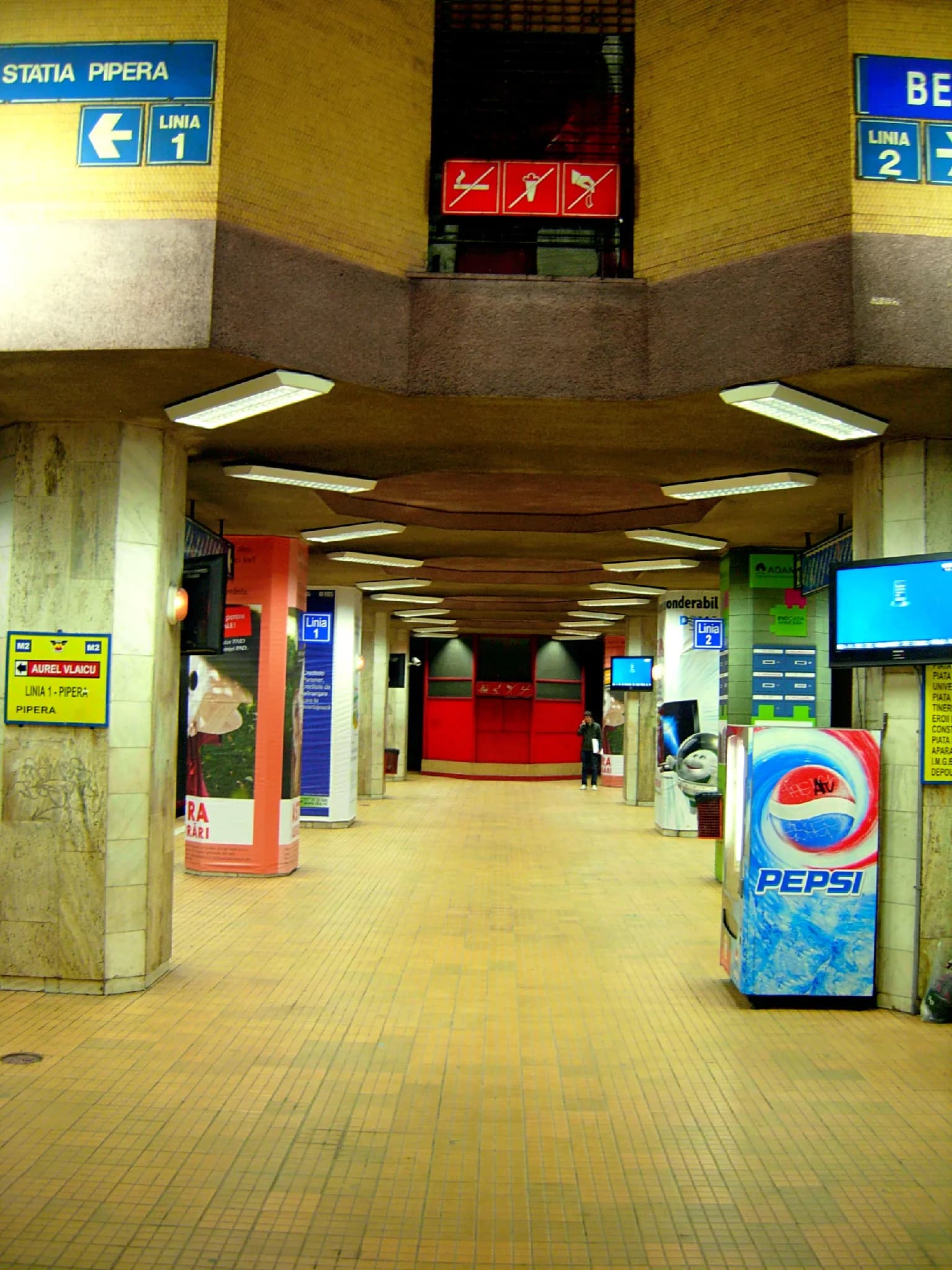 Aurel Vlaicu metro station, between Pipera and Aviatorilor