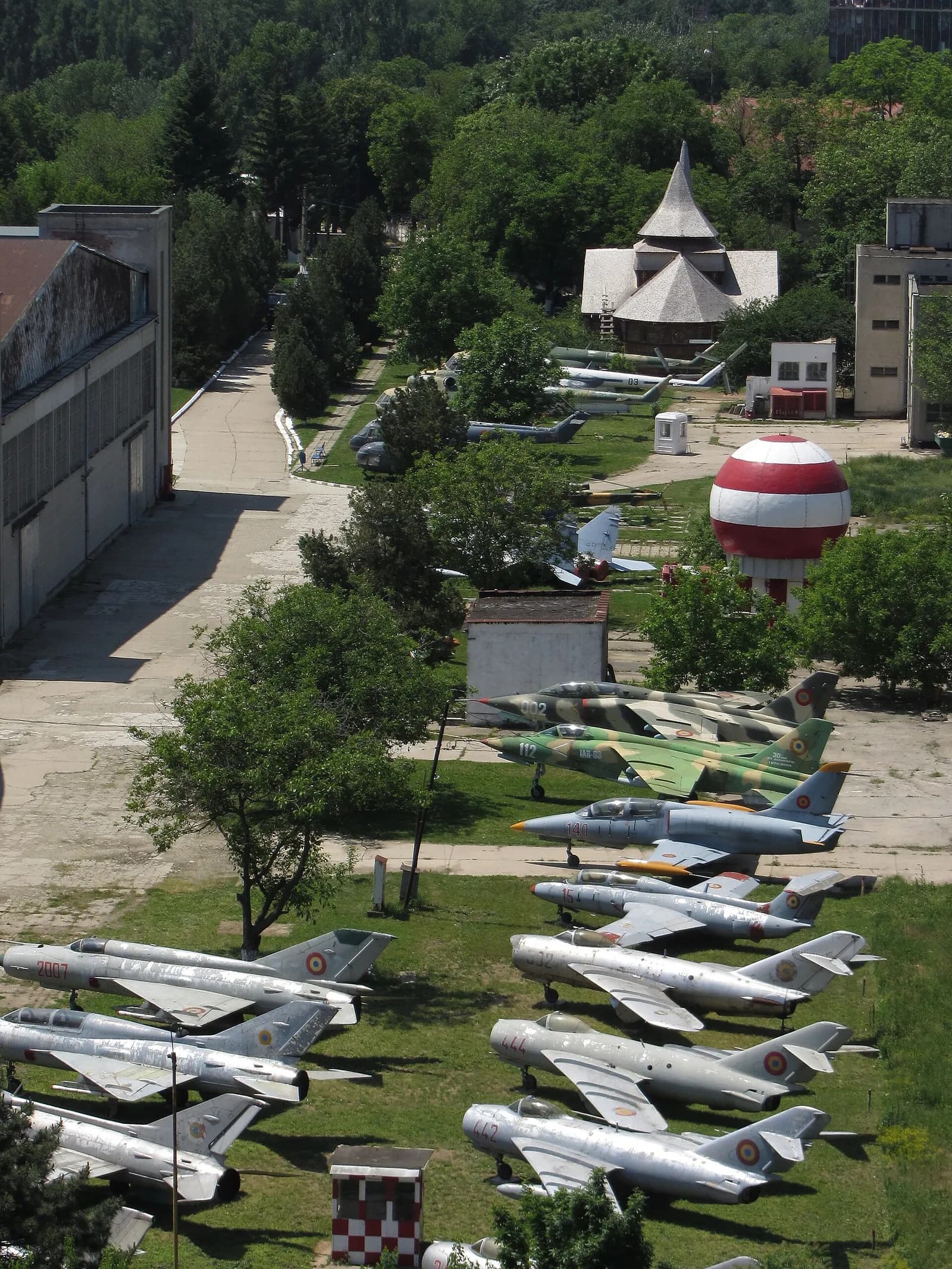 The Fabrica de Glucoză Area: from the 1902 Factory to a Corner of the North Between Lake, Airfield and Offices
